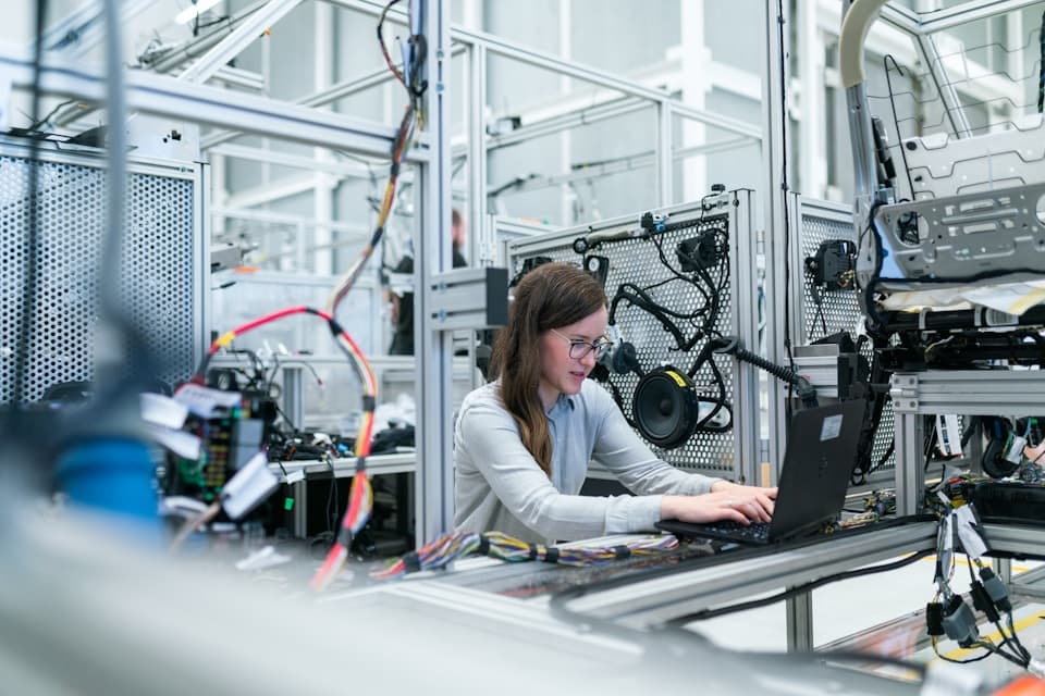 Manufacturing floor with industrial systems managed by MSP technicians